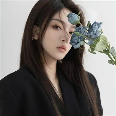 娱乐圈高甜喜剧《触及真心》1080P在线：过气女星给冷面律师当秘书，鬼怪CP再续前缘