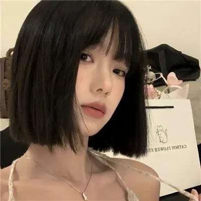 奇幻神剧《德鲁纳酒店》IU百变造型：为亡魂引路的神秘客栈，跨越千年的虐恋